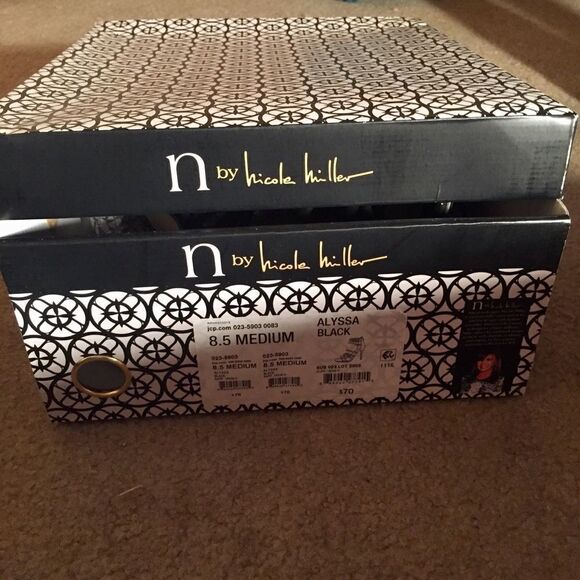 NWT in Box NICOLE MILLER Sz 8.5 Black Suede Strappy High Heel Sexy Classy Shoes - Picture 5 of 8